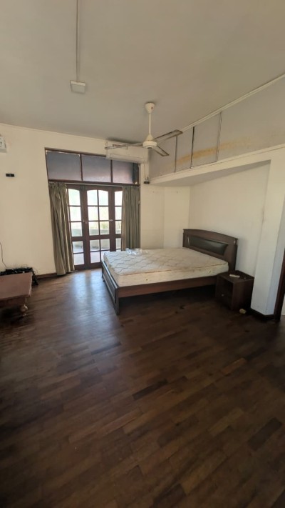 Seaside Property for Sale in Kollupitiya, Colombo 03 | LKR 352.5 Million (Negotiable) (HS4993)-2