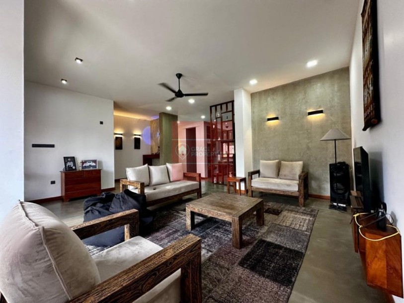 Fully Furnished 6 Bedroom House for Rent in Battaramulla | LKR 1.2 Million Per Month (HS5002)-1
