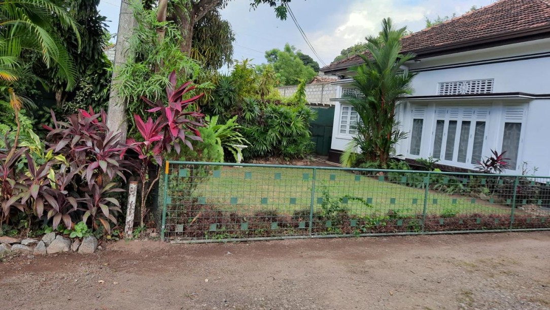 Land with Old House for Sale in Colombo 09 | LKR 85 Million (LA5022)-5