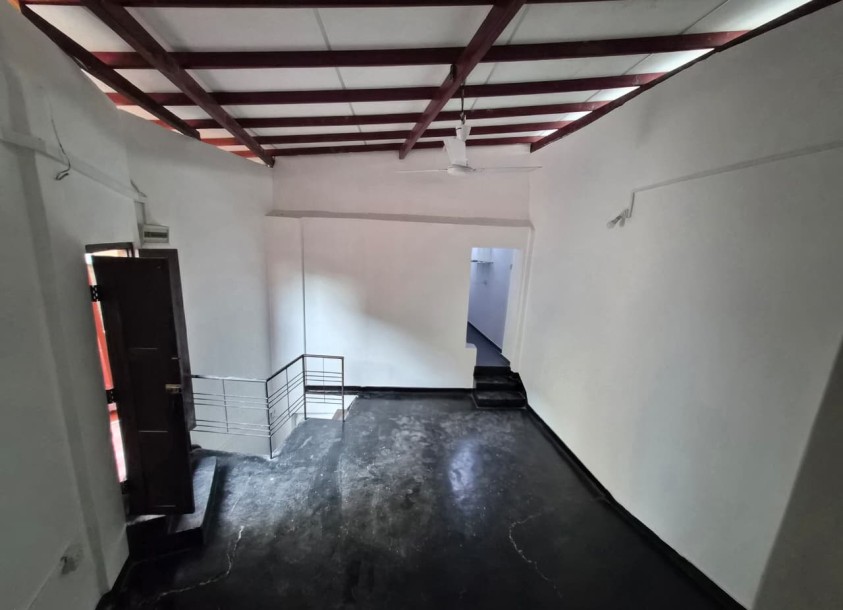 4 Bedroom Commercial / Residential House for Rent in Colombo 02 | LKR 190,000 Per Month (Negotiable) (HS5011)-6