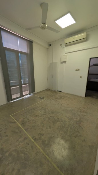 Commercial Office Space for Rent in Colombo 03 | LKR 850,000 Per Month (CP5043)-2