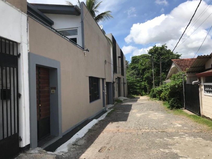 5-Bedroom House for Sale in Kohuwala, Anderson Road | LKR 105 Million (HS5012)-1