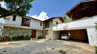 5 Bedroom Luxury House for Sale in Malabe | LKR 175 Million  (HS5044)-8