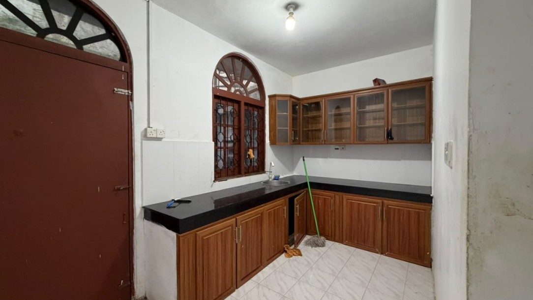 4-Bedroom House for Sale in Kalubowila | LKR 62 Million  (HS5016)-8