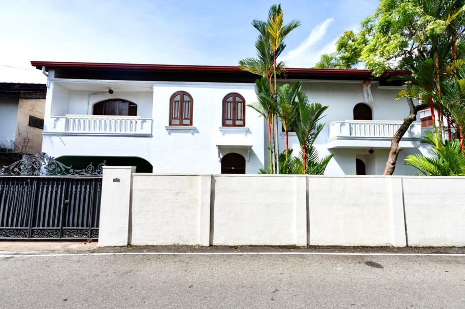 7-Bedroom House for Sale in Nugegoda | LKR 197.5 Million (HS5032)-1