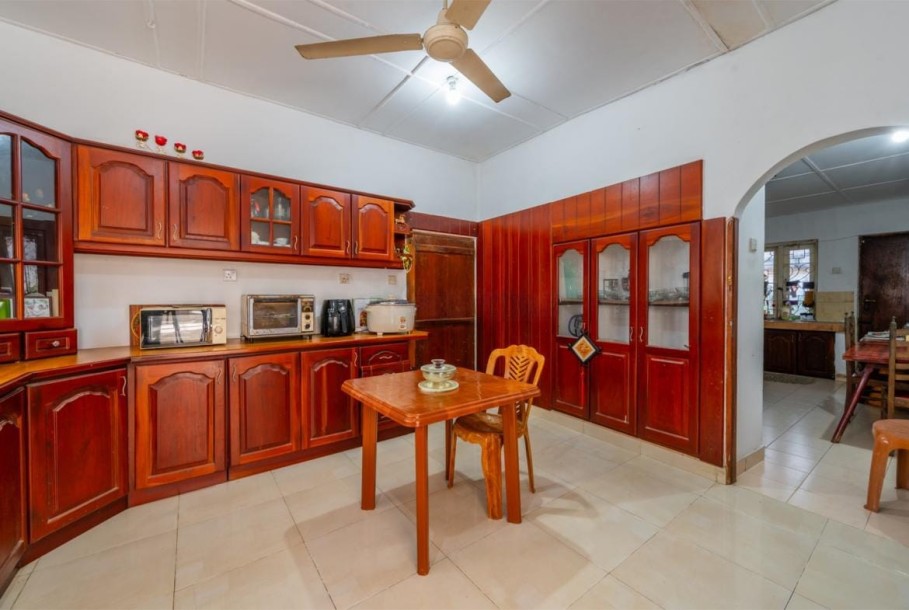 6 Bedroom Modern House for Sale in Kohuwala, Nugegoda | LKR 135 Million  (HS5038)-11
