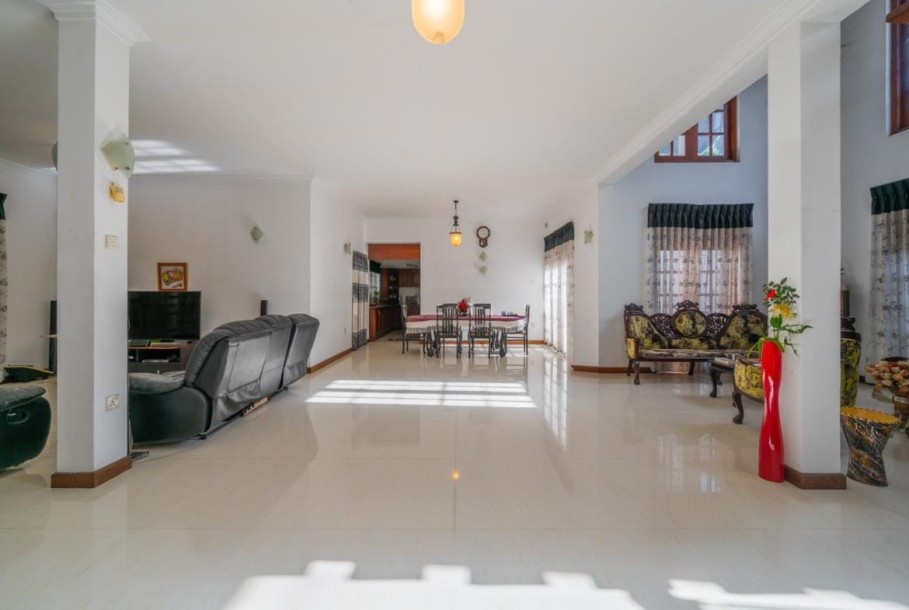6 Bedroom Modern House for Sale in Kohuwala, Nugegoda | LKR 135 Million  (HS5038)-4
