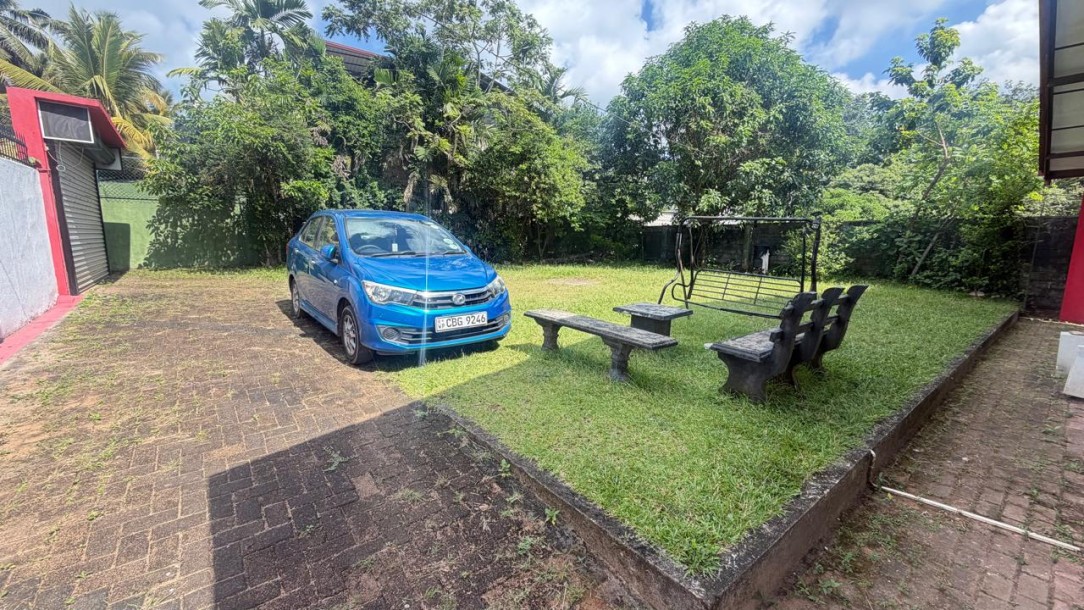 3 Bedroom House for Rent in Kalalgoda, Thalawathugoda | LKR 120,000 Per Month (HS5040)-1