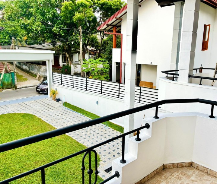 6 Bedroom Modern House for Sale in Bokundara | LKR 67.5 Million (HS5055)-10