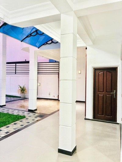 6 Bedroom Modern House for Sale in Bokundara | LKR 67.5 Million (HS5055)-8