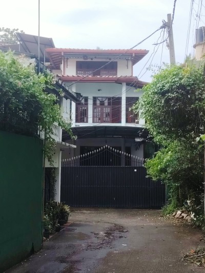 6 Bedroom Three-Storey House for Sale in Ethul Kotte | LKR 75 Million (HS5053)