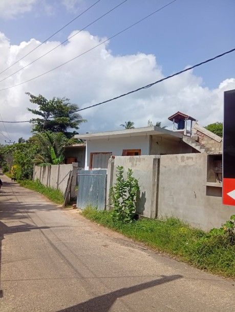 Land with a Building for Sale in Thalpe, Galle | 10.5 Perches | LKR 45 Million (LA5057)-1