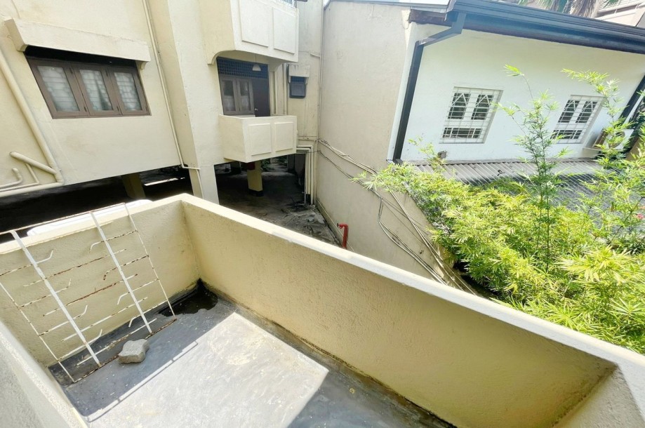 Apartment for sale in Colombo 5 - ONLY 30 Million-5